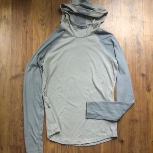 UNDER ARMOUR pullover gray athletic hoodie